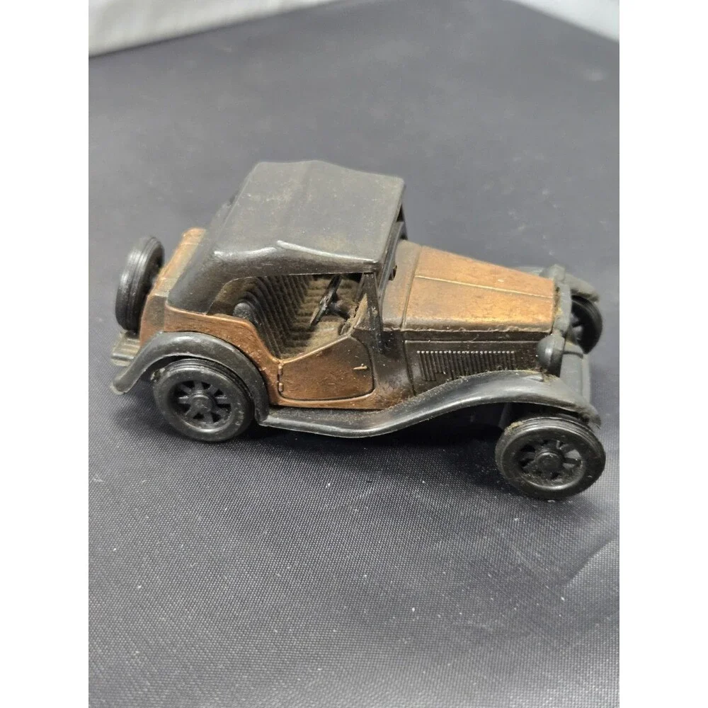 Vintage Antique Style Car MG Coupe Die Cast Metal Miniature Pencil Sharpener
